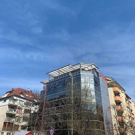Lilia 3 Self-Check In Apartment With Hot Water Despite Prevention In The Neighborhood, Food And Drink Shop Open Until 10 Pm And Free Parking Area Next Ot 24 Hours Food And Drink Shop And Free Parking Area София Экстерьер фото