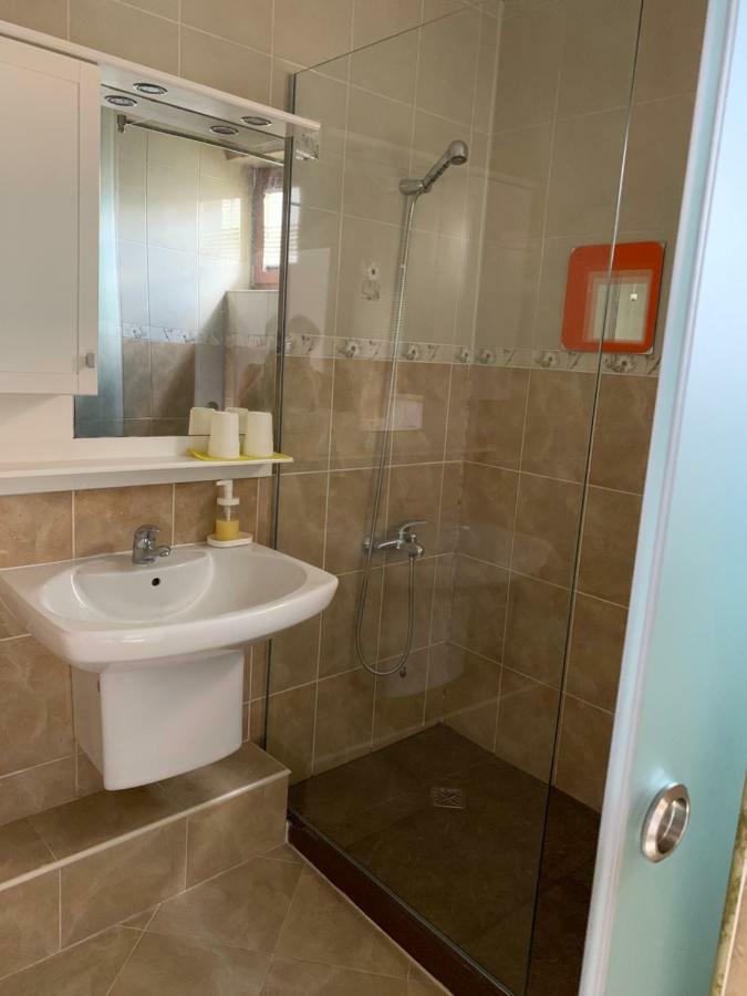 Lilia 3 Self-Check In Apartment With Hot Water Despite Prevention In The Neighborhood, Food And Drink Shop Open Until 10 Pm And Free Parking Area Next Ot 24 Hours Food And Drink Shop And Free Parking Area София Экстерьер фото