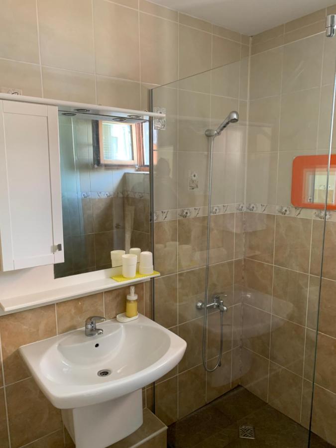 Lilia 3 Self-Check In Apartment With Hot Water Despite Prevention In The Neighborhood, Food And Drink Shop Open Until 10 Pm And Free Parking Area Next Ot 24 Hours Food And Drink Shop And Free Parking Area София Экстерьер фото